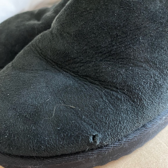 Gently Used UGG Classic Short Boots in Black. - Picture 4 of 4